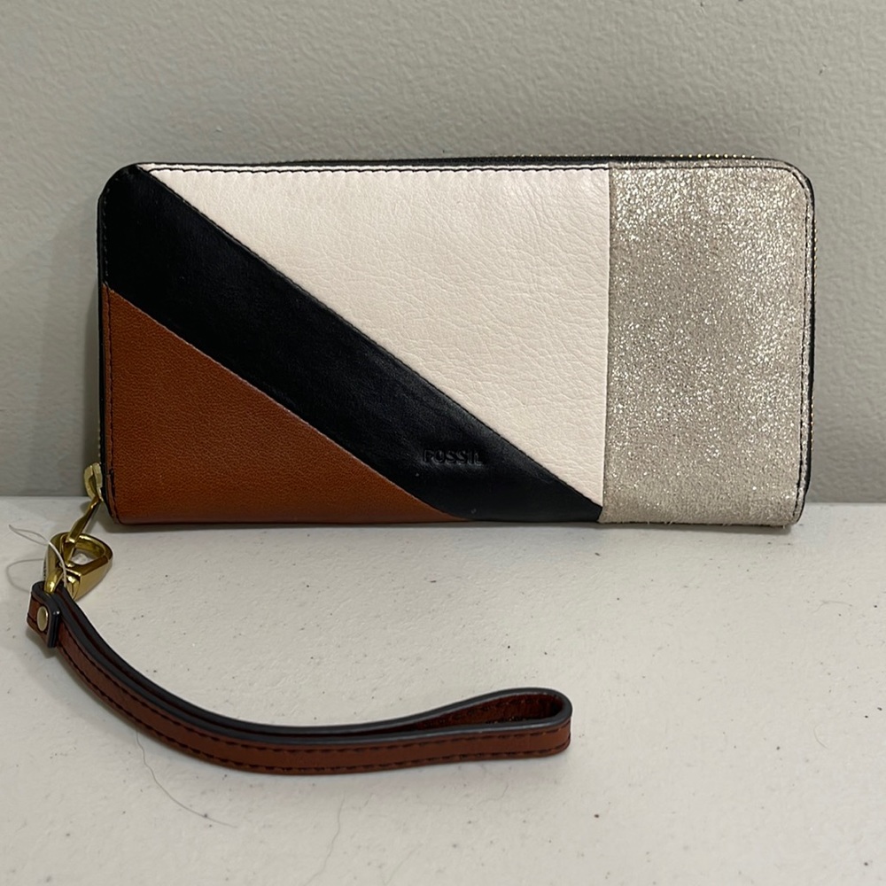 NWOT fossil wallet